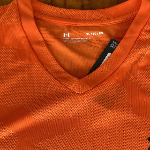 Under Armour V neck t-shirt - Picture 2 of 5